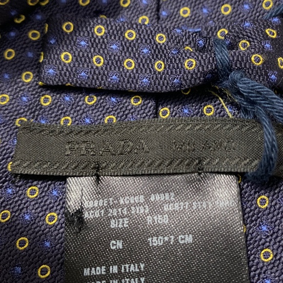 Prada Cravatta Microdisegni Navy Blue and Gold Dots 100% Silk Tie New with Tag - Picture 5 of 8